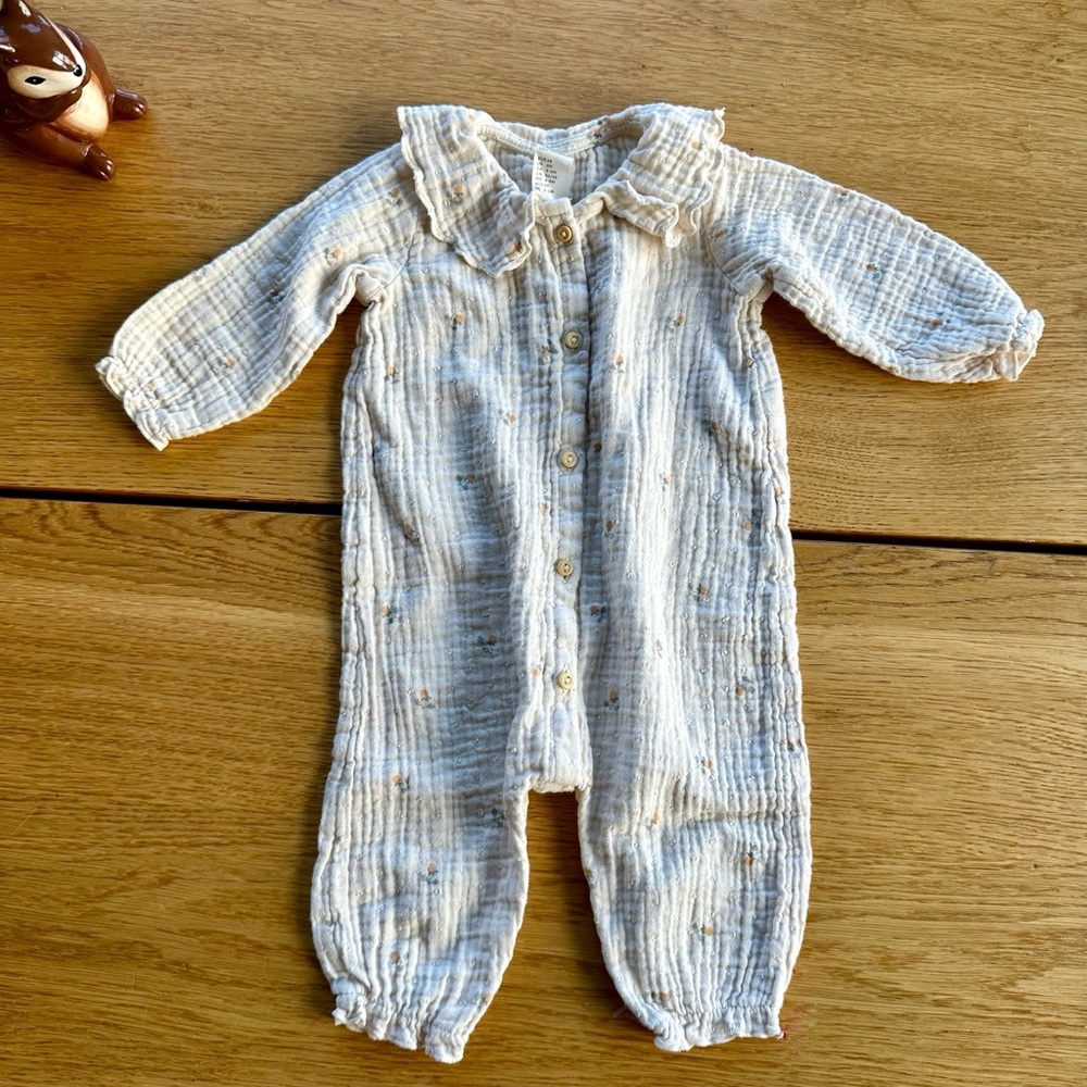 H&M Cream Textured Eyelet Floral Organic Cotton Baby Girl's One Piece Outfit!